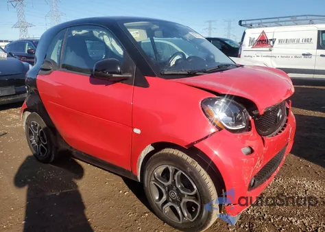 2016 Smart Fortwo z USA, uszkodzony, nr VIN WMEFJ5DA3GK066971